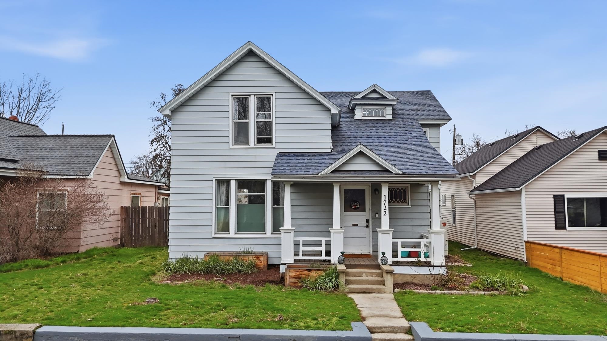 1722 W Dean Ave - Photo 2