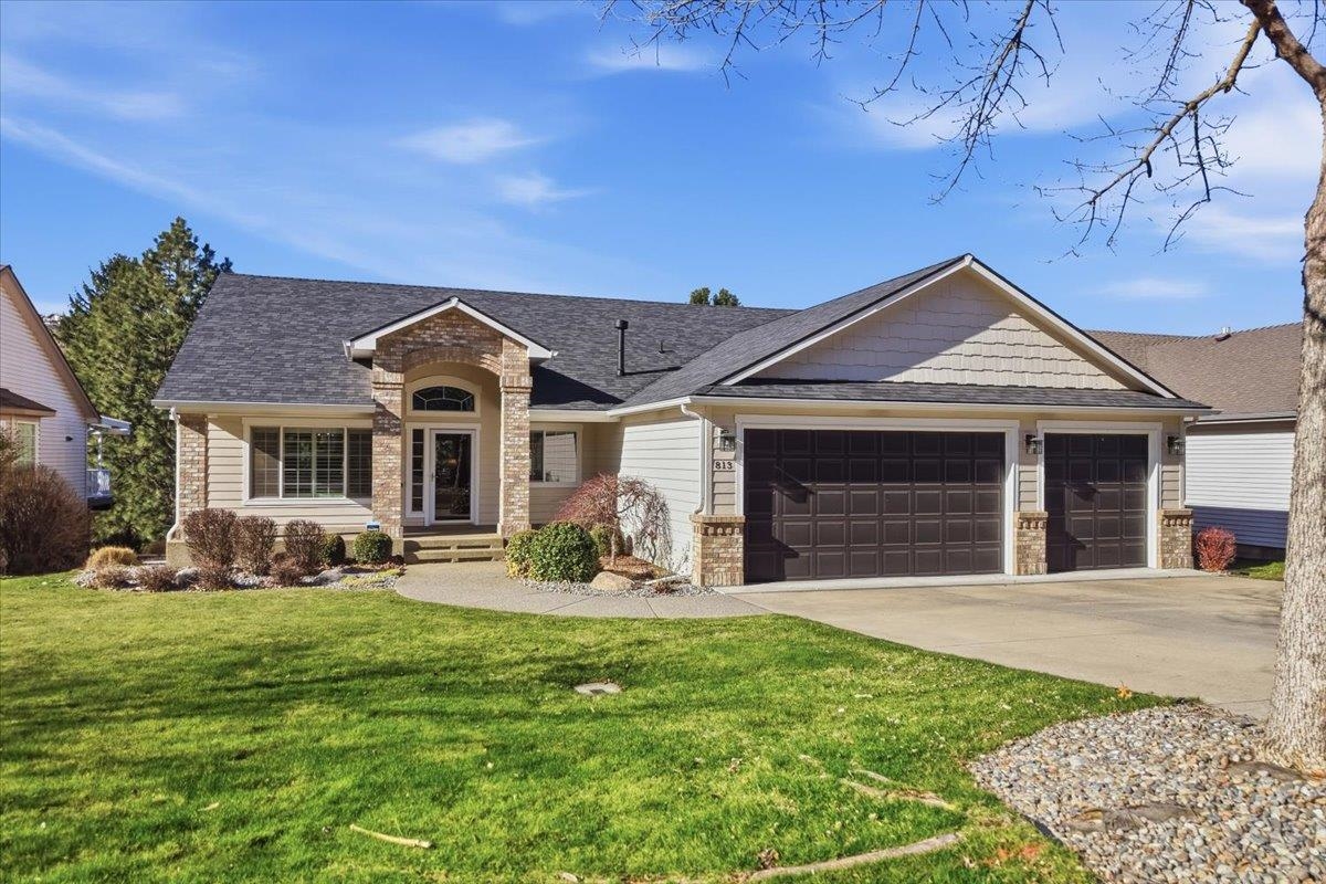 813 N Garry Dr - Photo 1