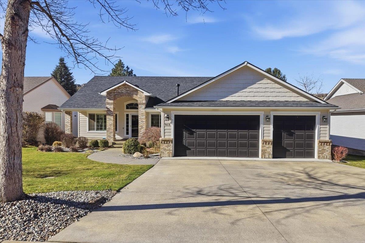813 N Garry Dr - Photo 2