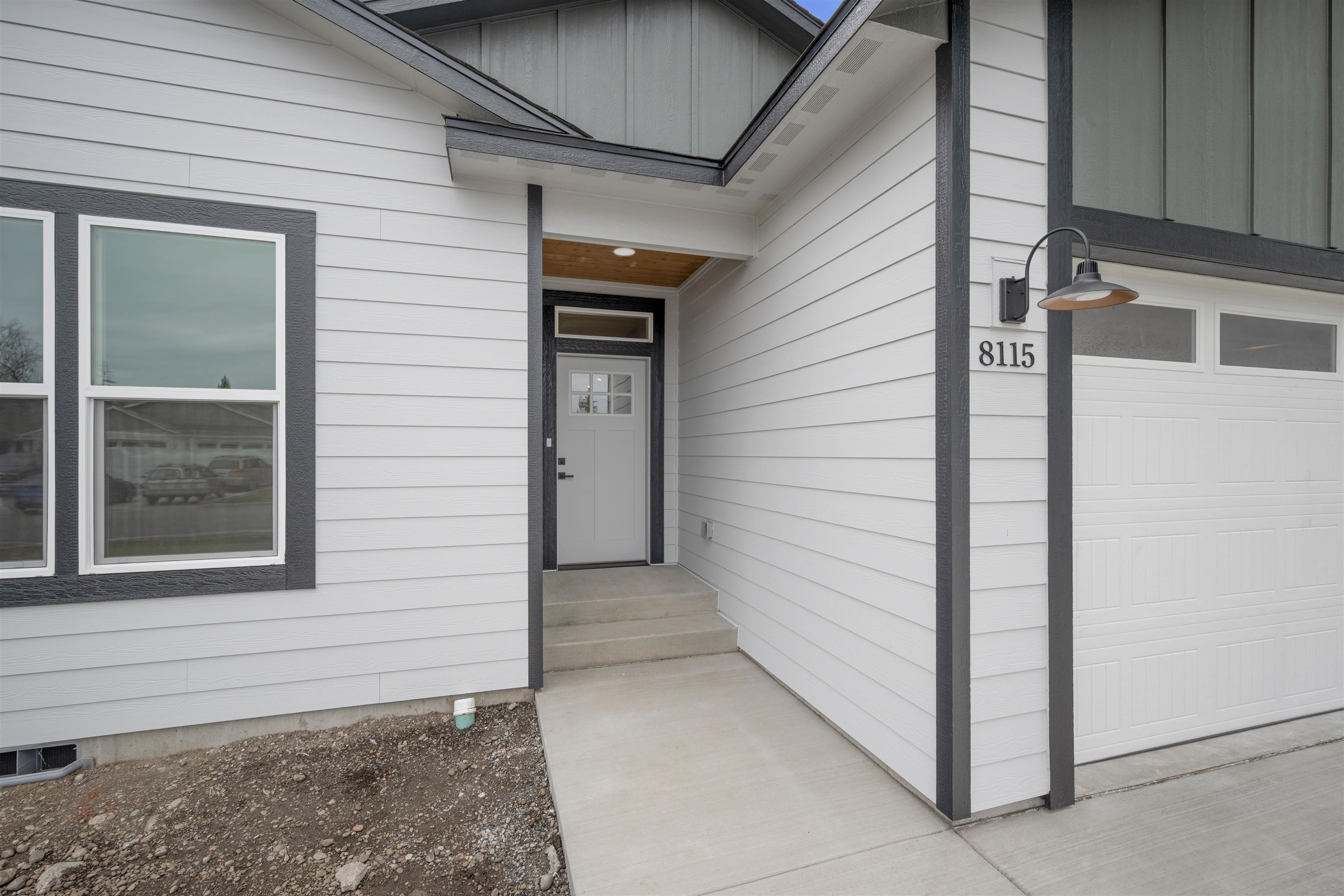 8115 E Baldwin Ave - Photo 2