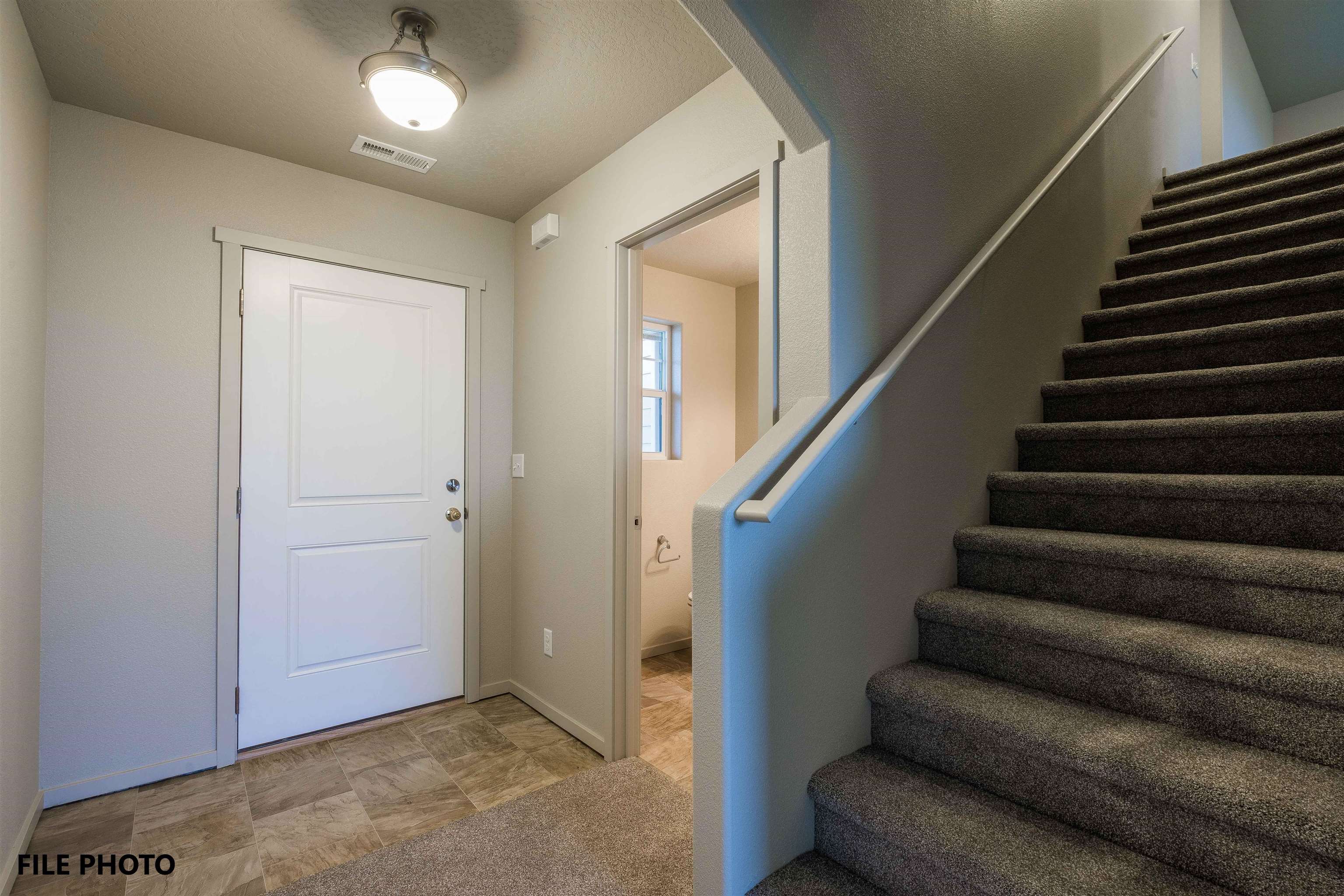 407 S TREELINE St - Photo 2