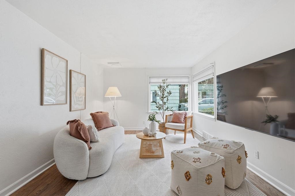 1227 E 40th Ave - Photo 4