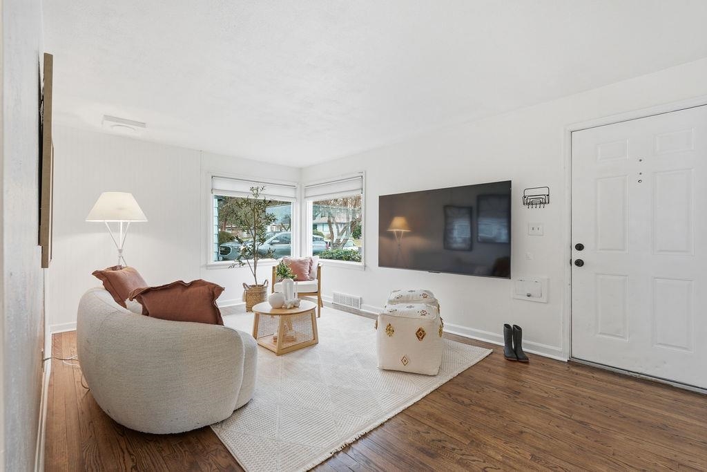 1227 E 40th Ave - Photo 5
