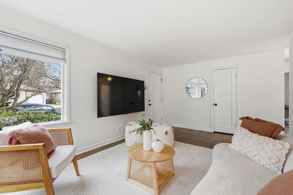 1227 E 40th Ave - Photo 6