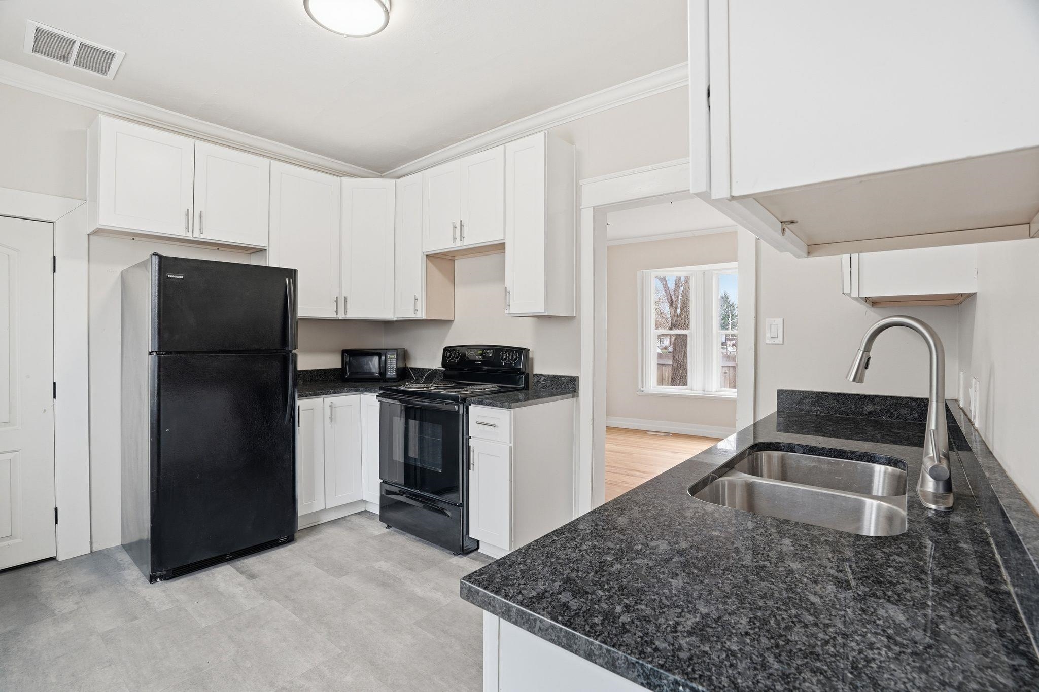 403 E Ermina Ave - Photo 15