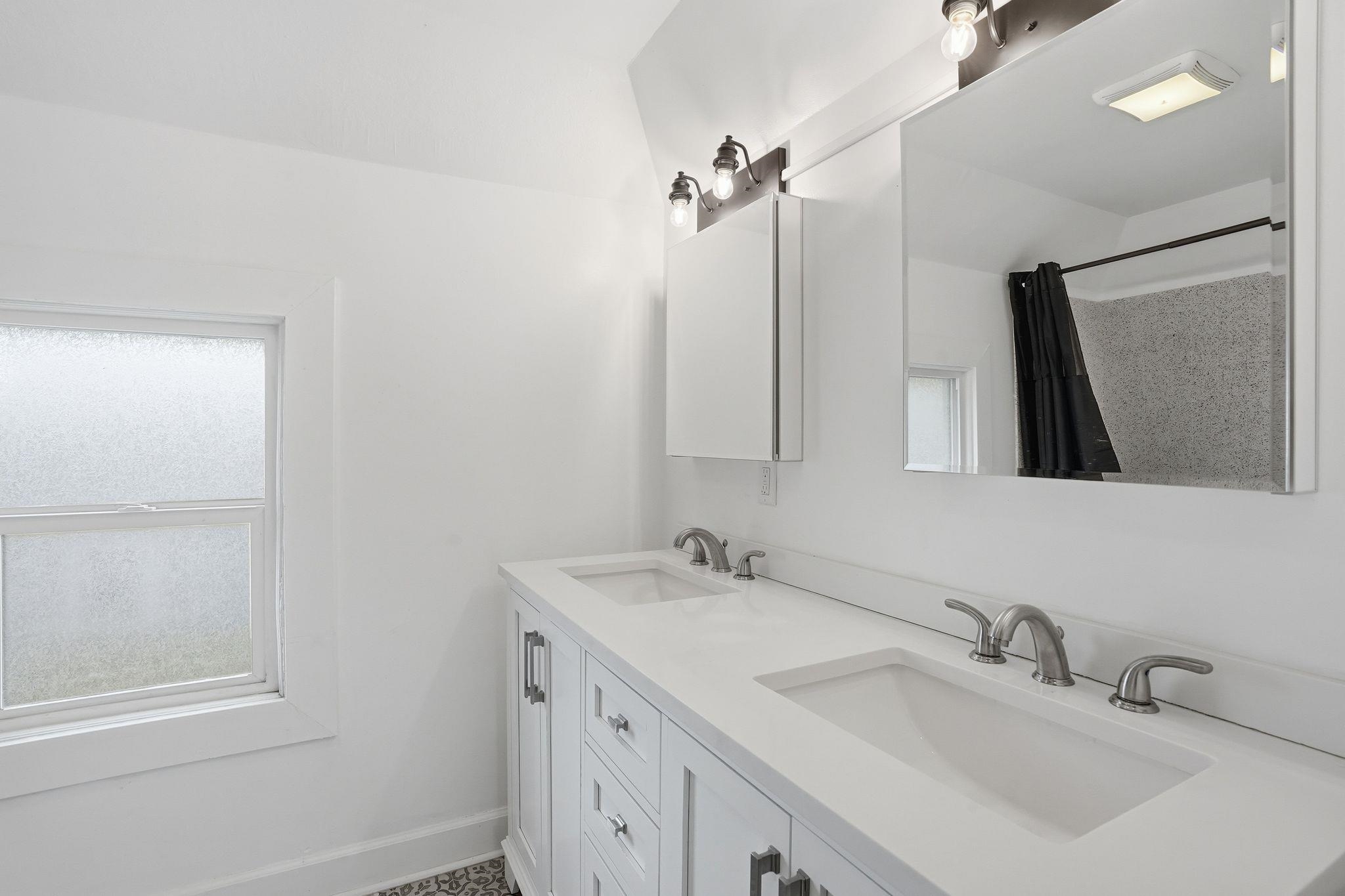 403 E Ermina Ave - Photo 19
