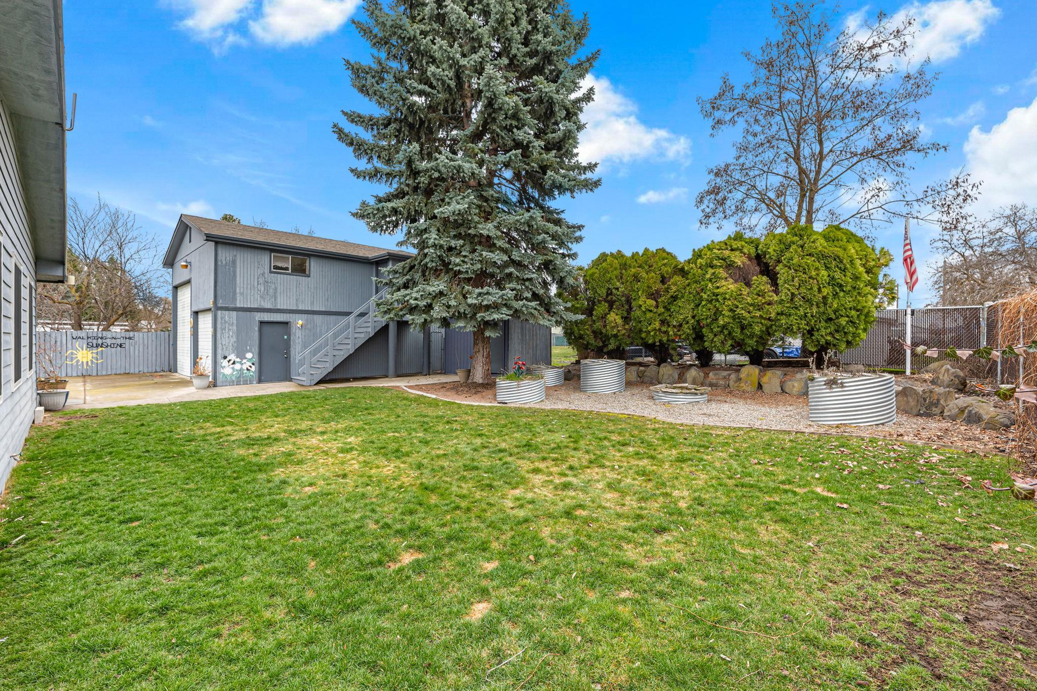 11118 E Fairview Ave - Photo 34
