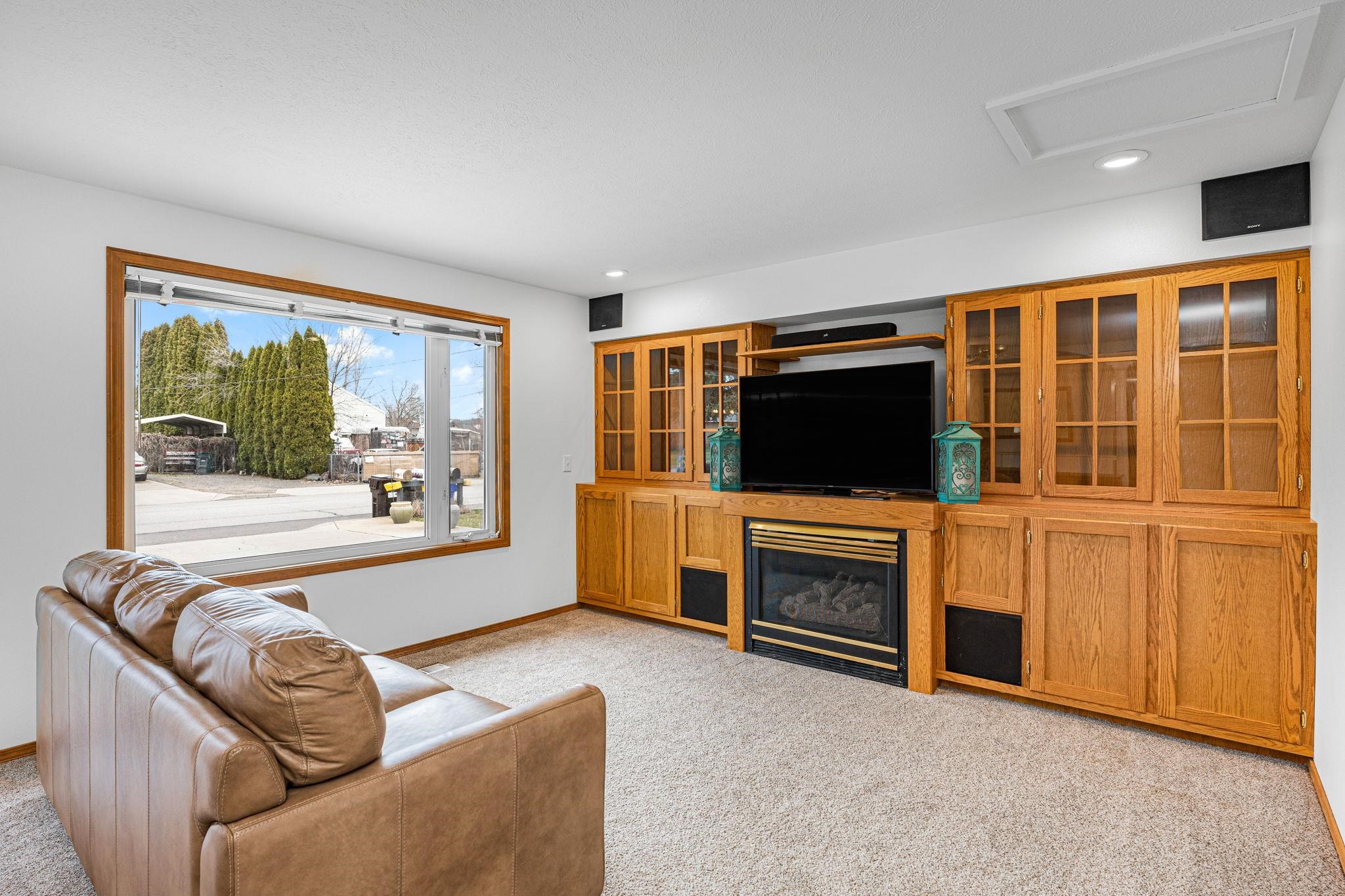 11118 E Fairview Ave - Photo 5