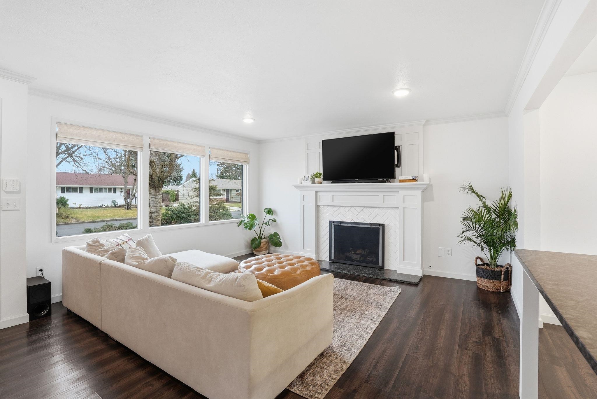 2803 E 39th Ave - Photo 3