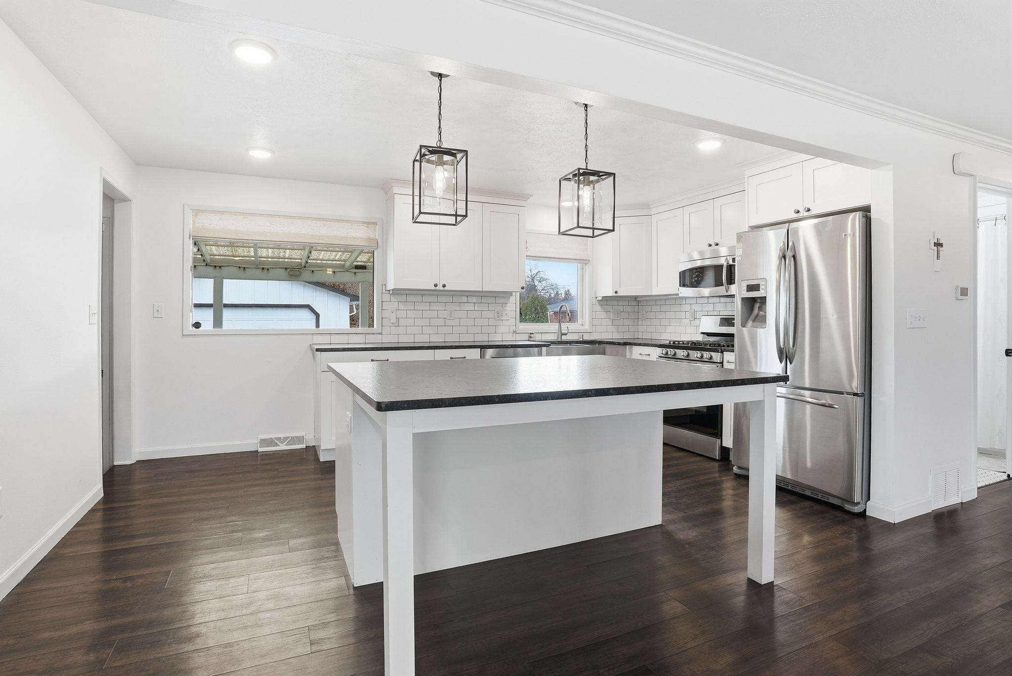 2803 E 39th Ave - Photo 8