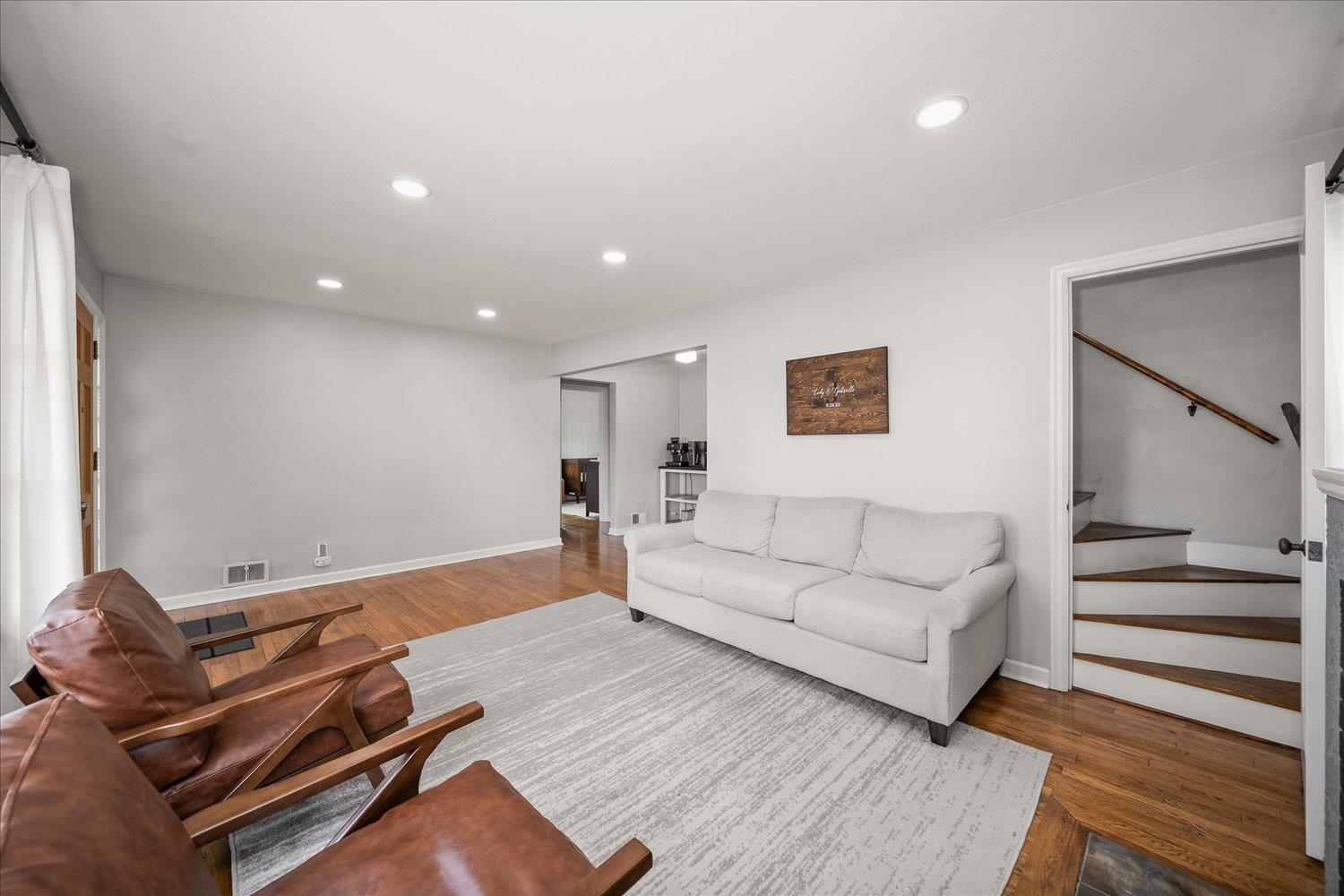 5517 N Lincoln St - Photo 4