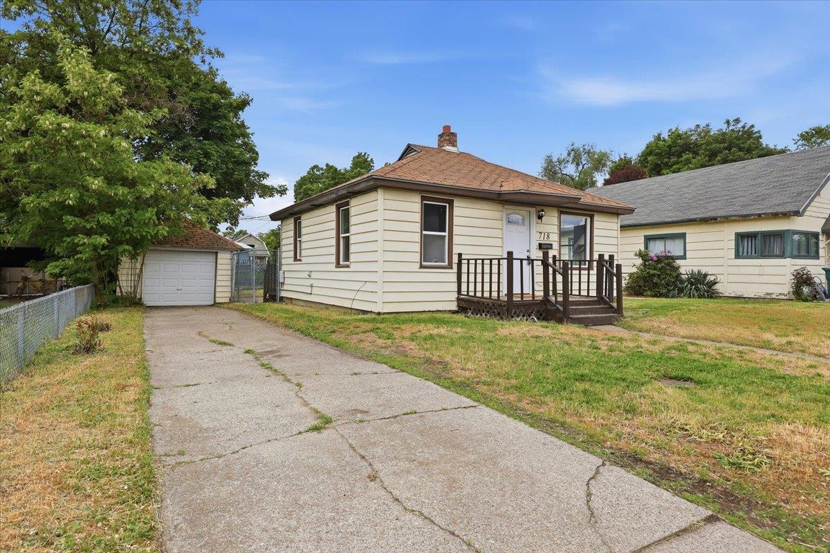 718 E Queen Ave - Photo 3