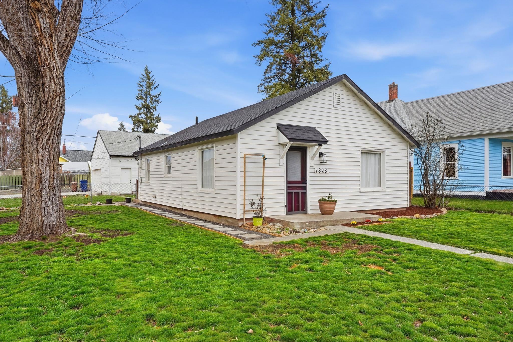 1828 W Nora Ave - Photo 2