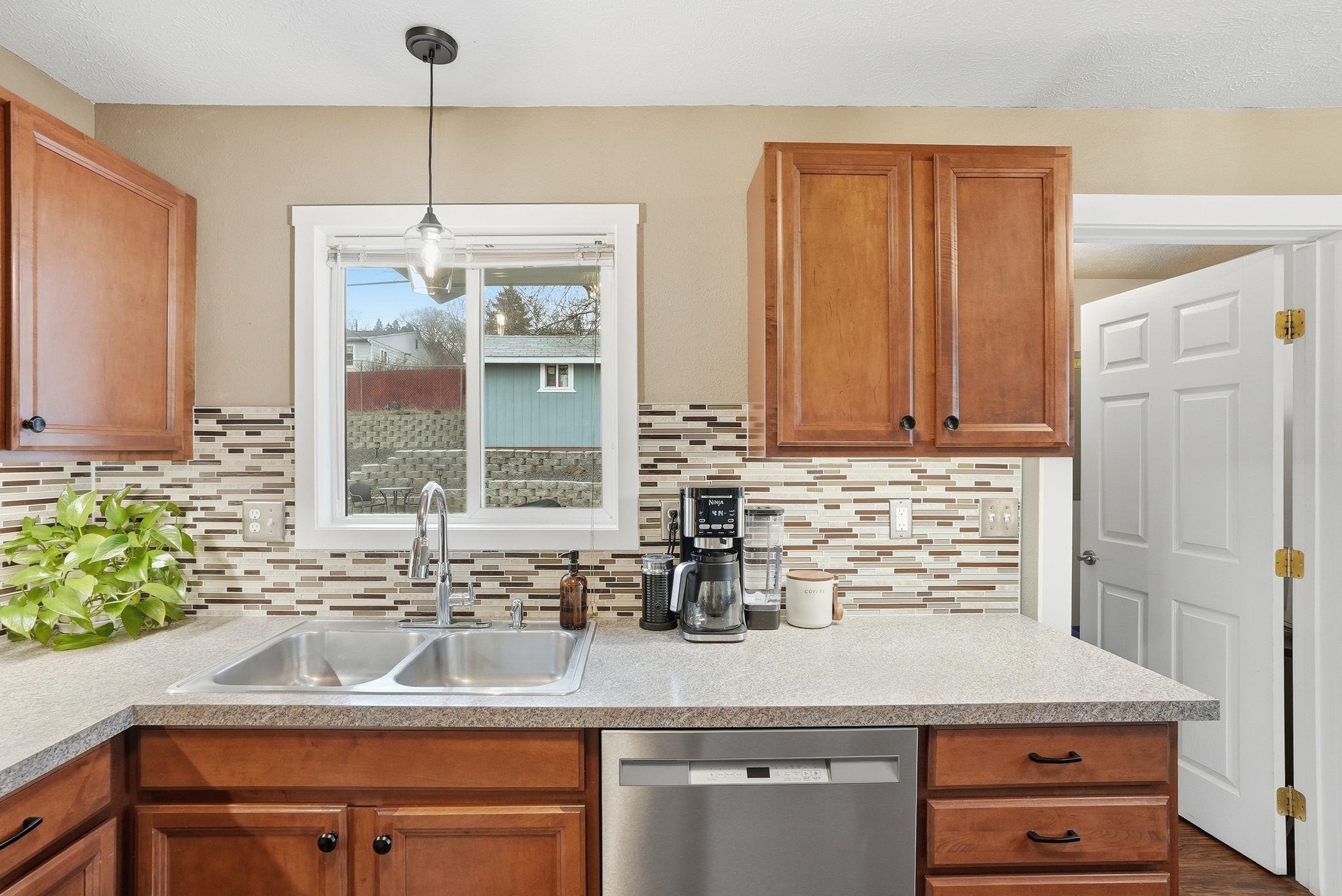 6002 N Forest Blvd - Photo 8