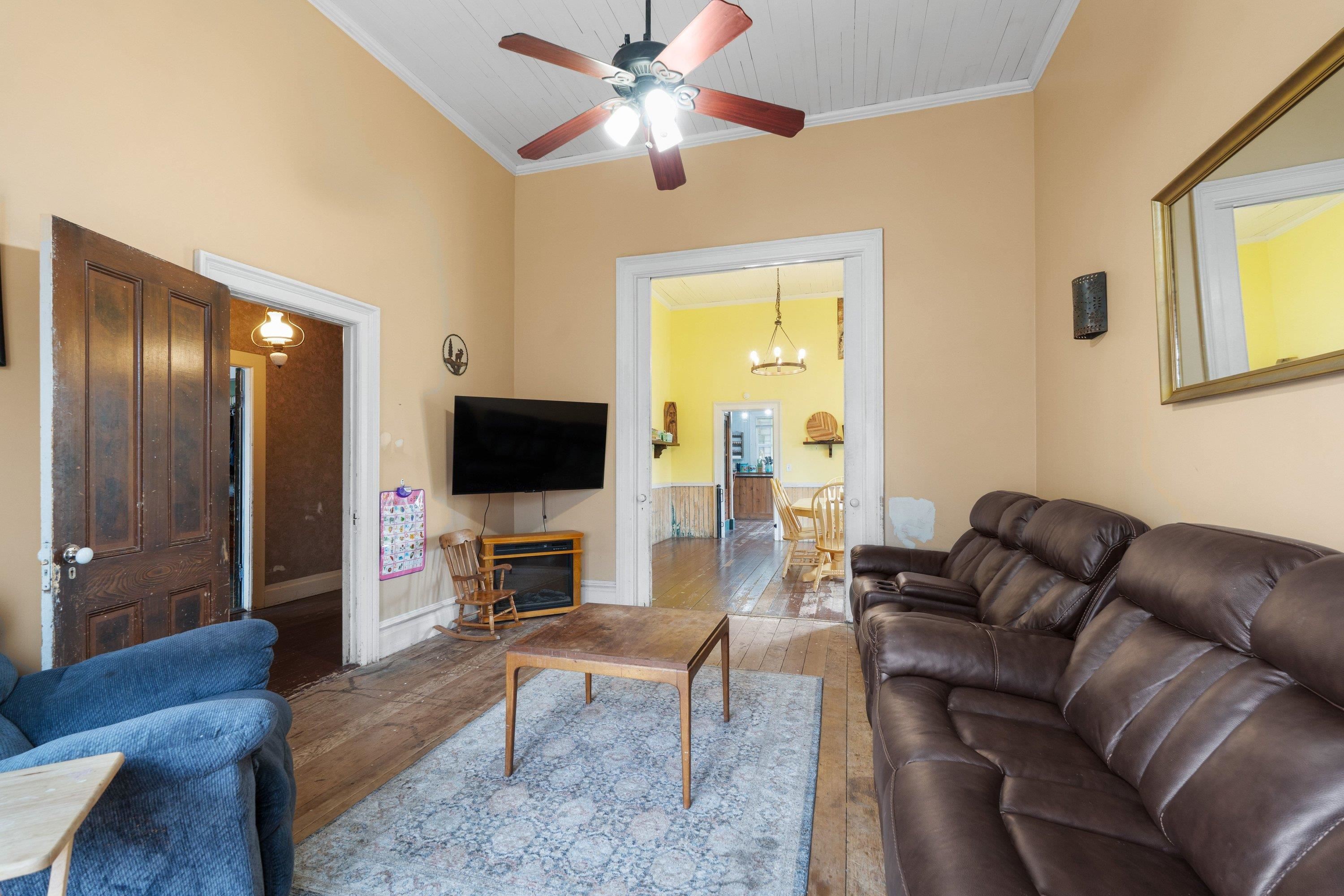 203 E Chestnut St - Photo 5