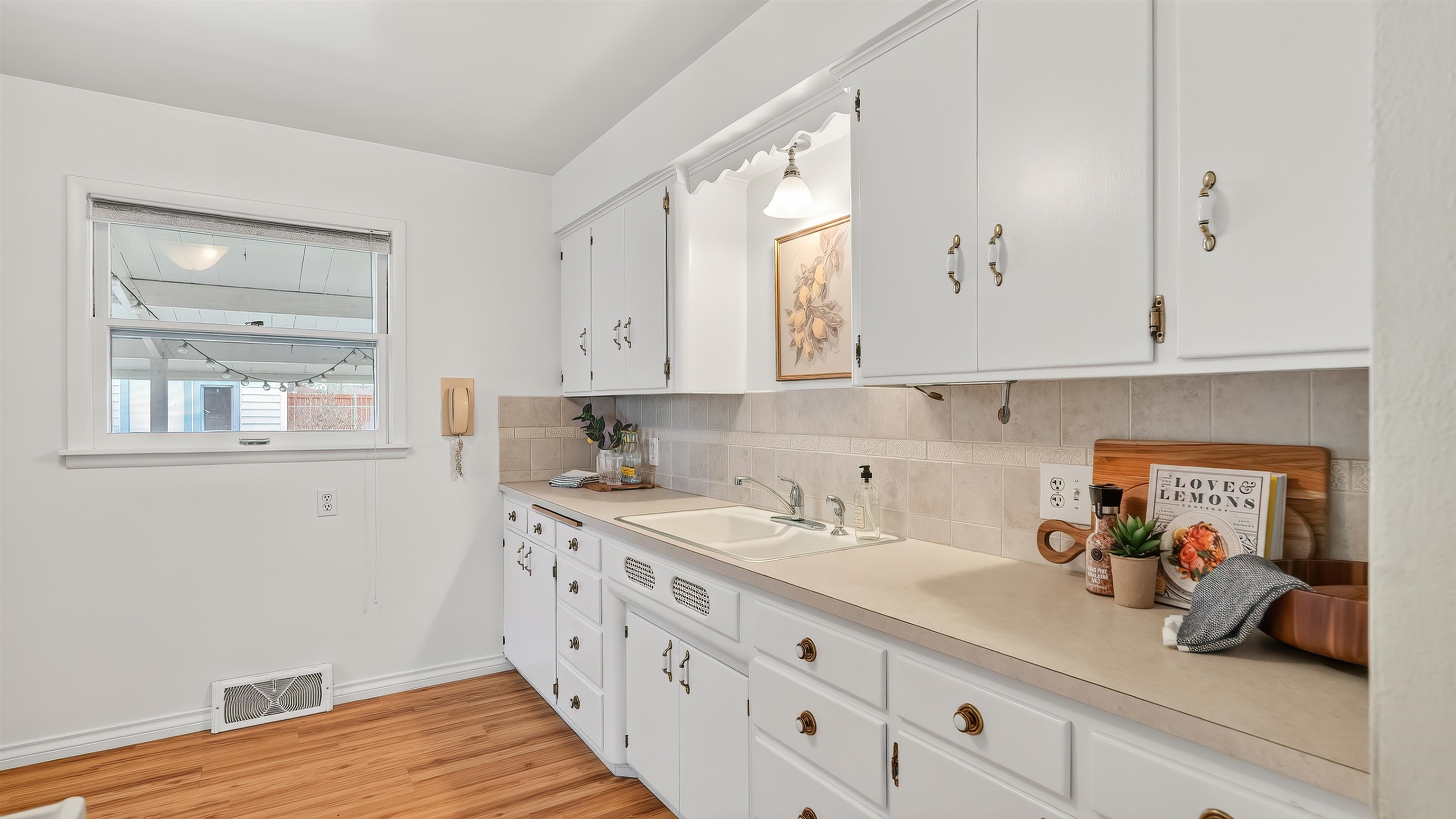 114 E Sanson Ave - Photo 17