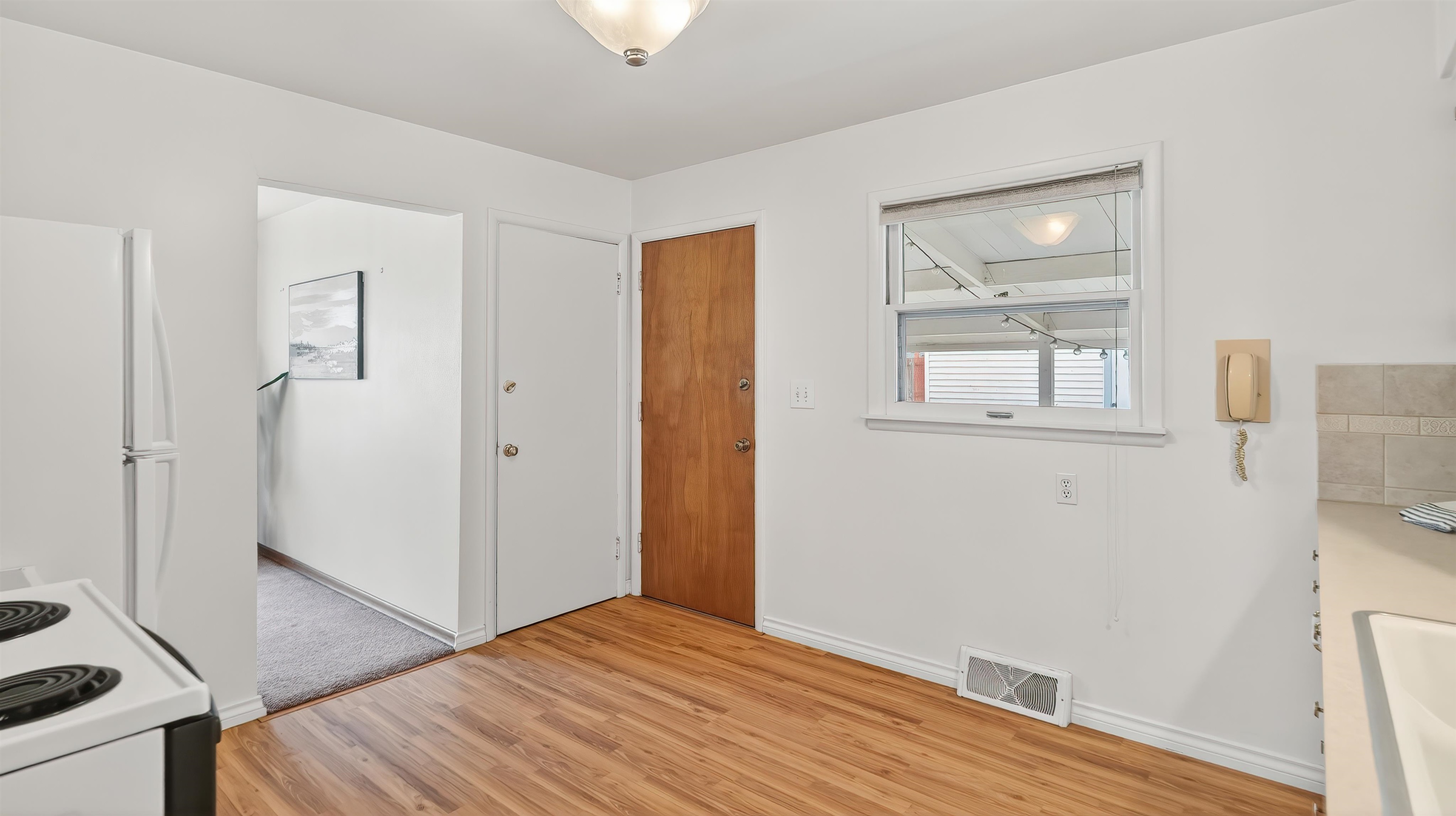 114 E Sanson Ave - Photo 20
