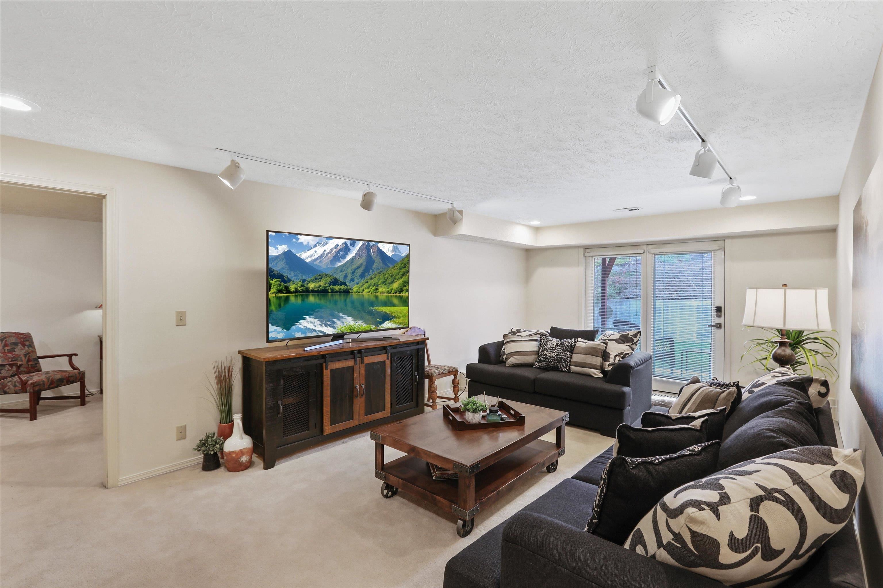 618 W Holmberg Ln - Photo 23