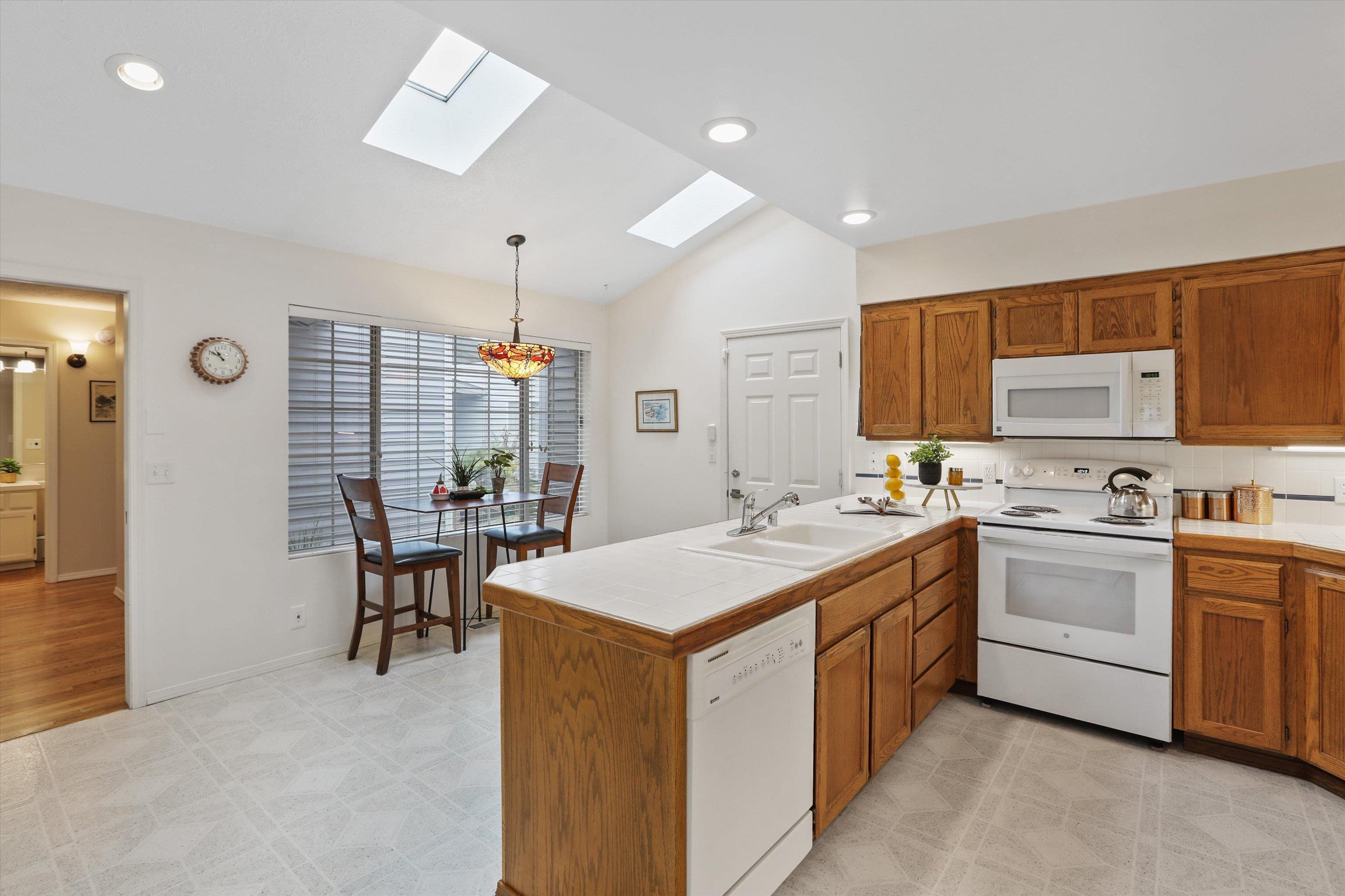 618 W Holmberg Ln - Photo 9