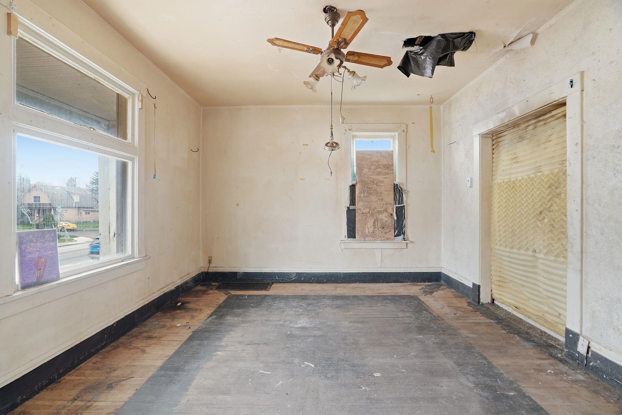 907 W Maxwell Ave - Photo 3
