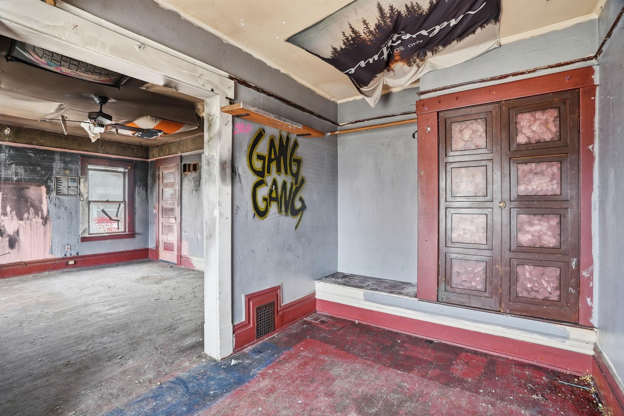 907 W Maxwell Ave - Photo 4