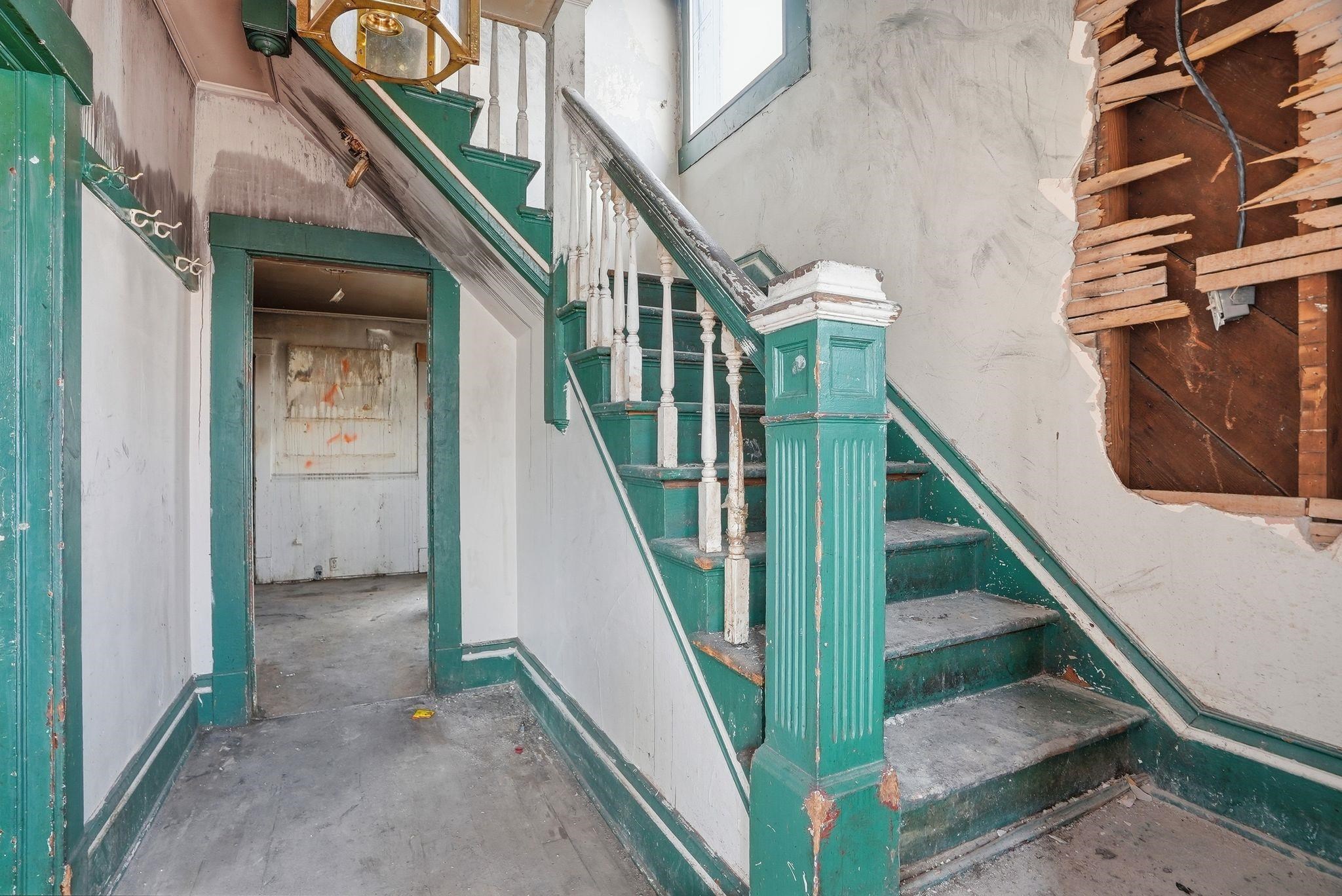 907 W Maxwell Ave - Photo 9