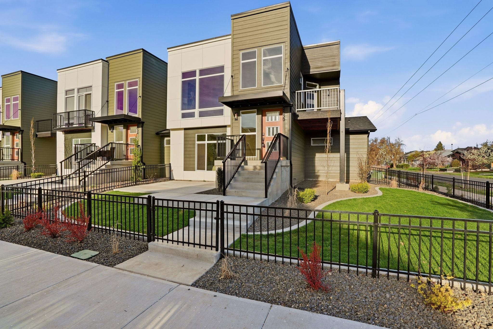 2530 W Summit Pkwy - Photo 2