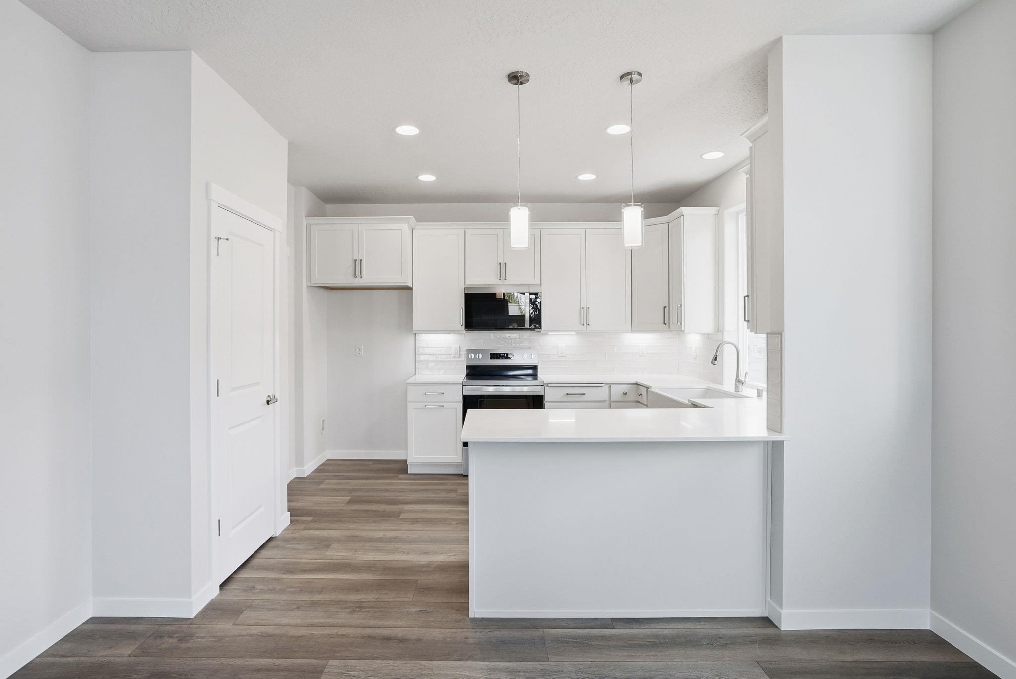 23016 E Edgewater Ln - Photo 9