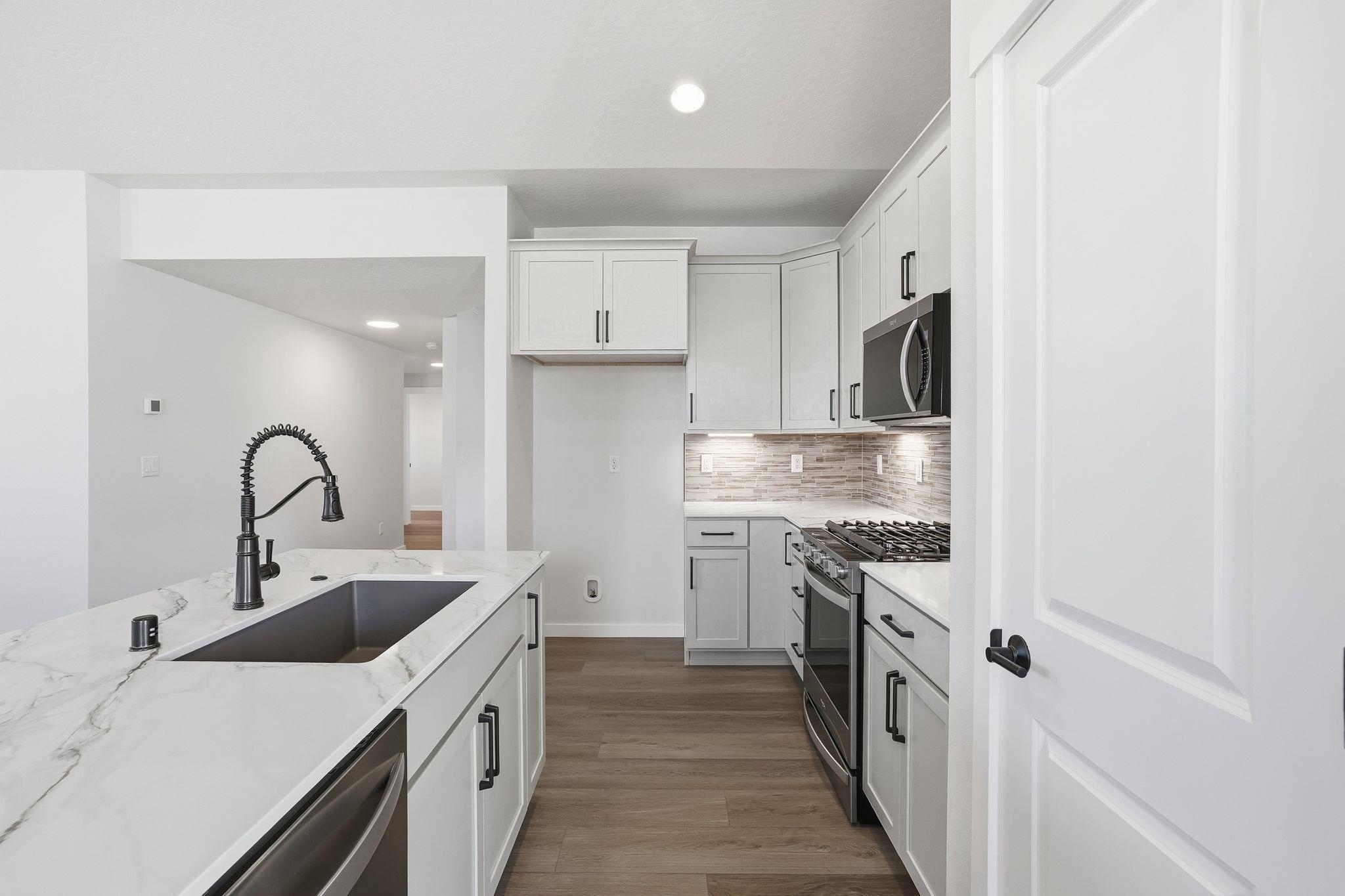 23018 E Edgewater Ln - Photo 14
