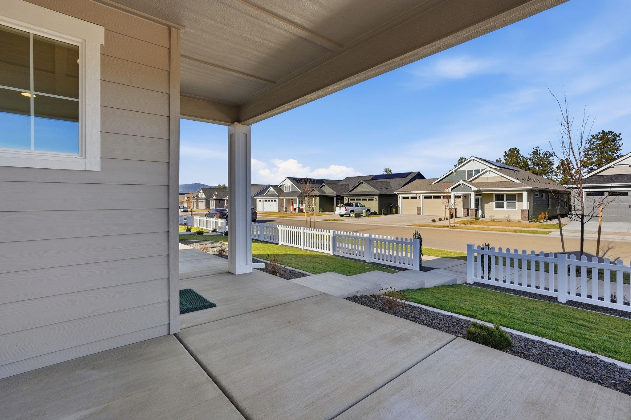 23018 E Edgewater Ln - Photo 4