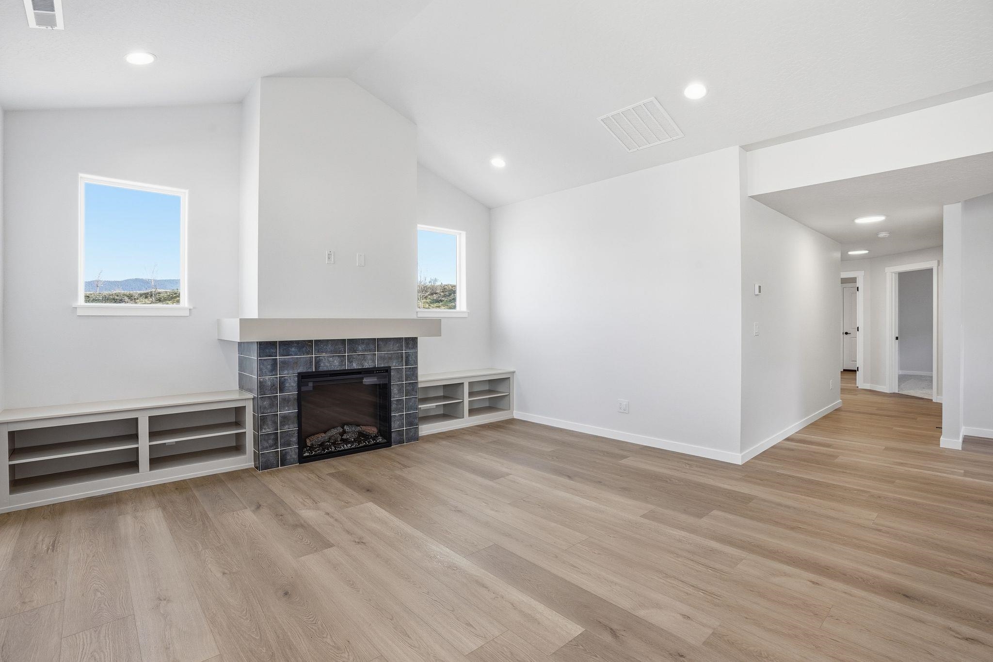 23018 E Edgewater Ln - Photo 5