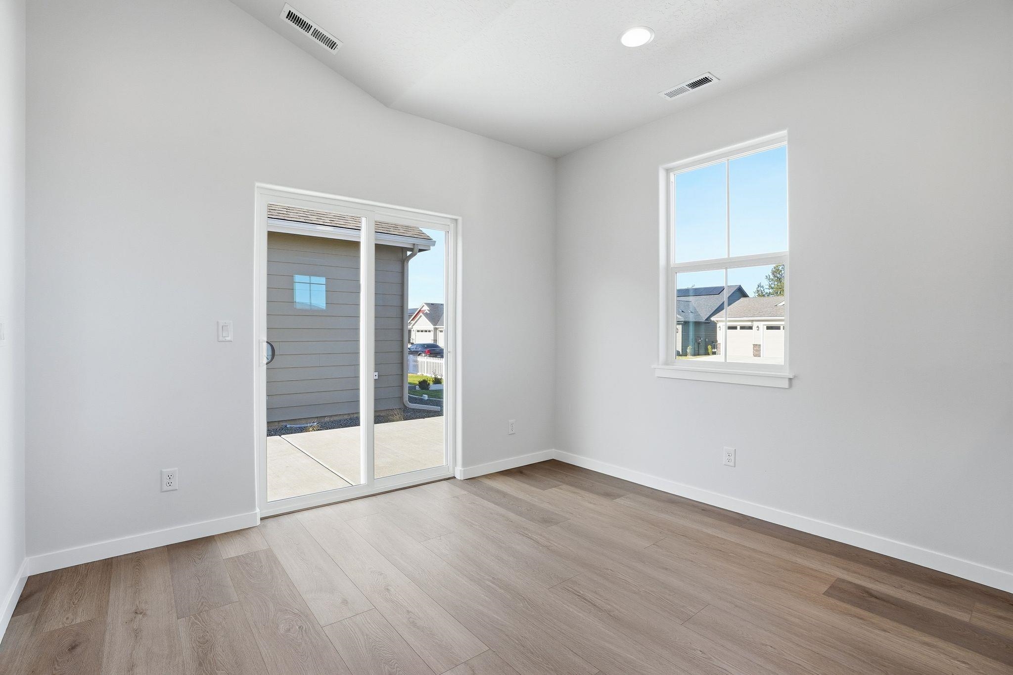 23018 E Edgewater Ln - Photo 8