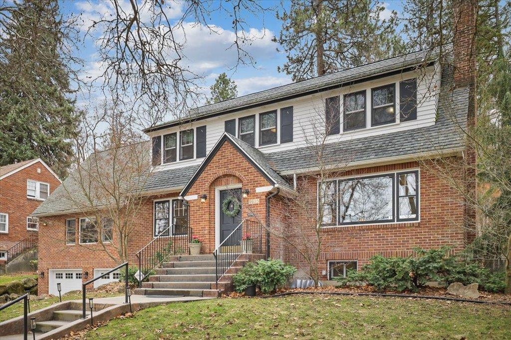 625 W 22nd Ave - Photo 1
