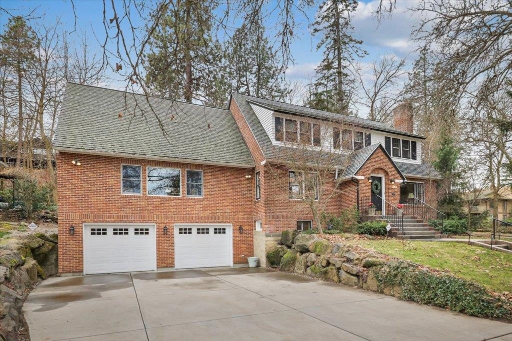 625 W 22nd Ave - Photo 2
