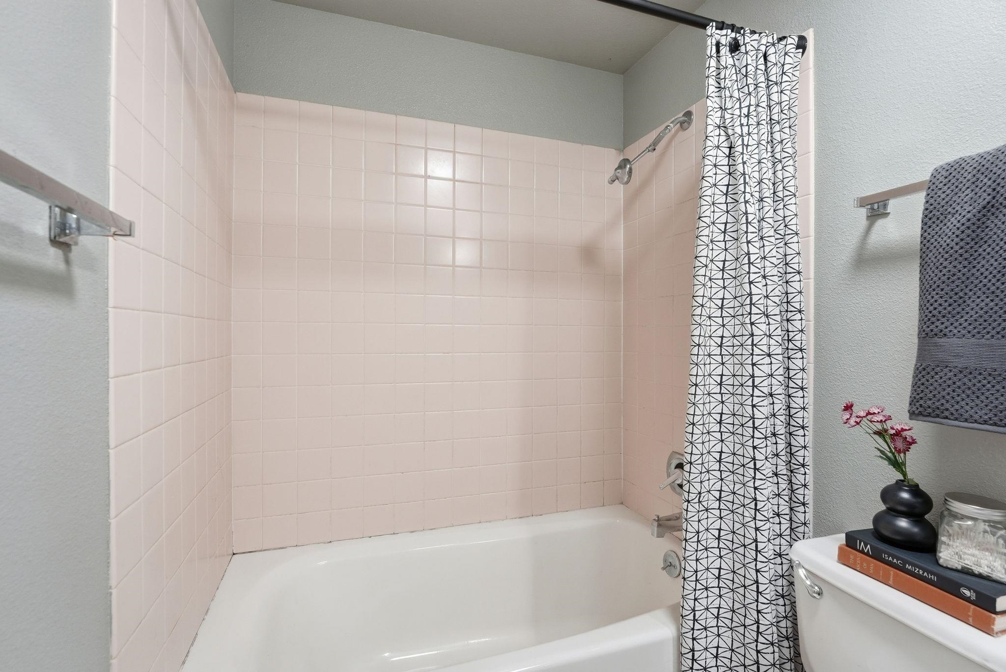 852 N Summit Blvd - Photo 17