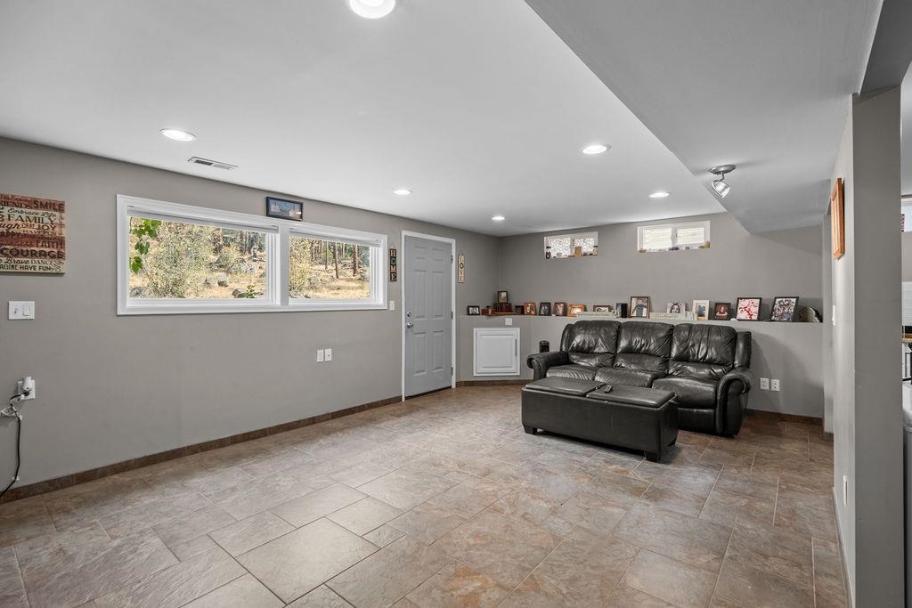 12620 N Nine Mile Rd - Photo 28