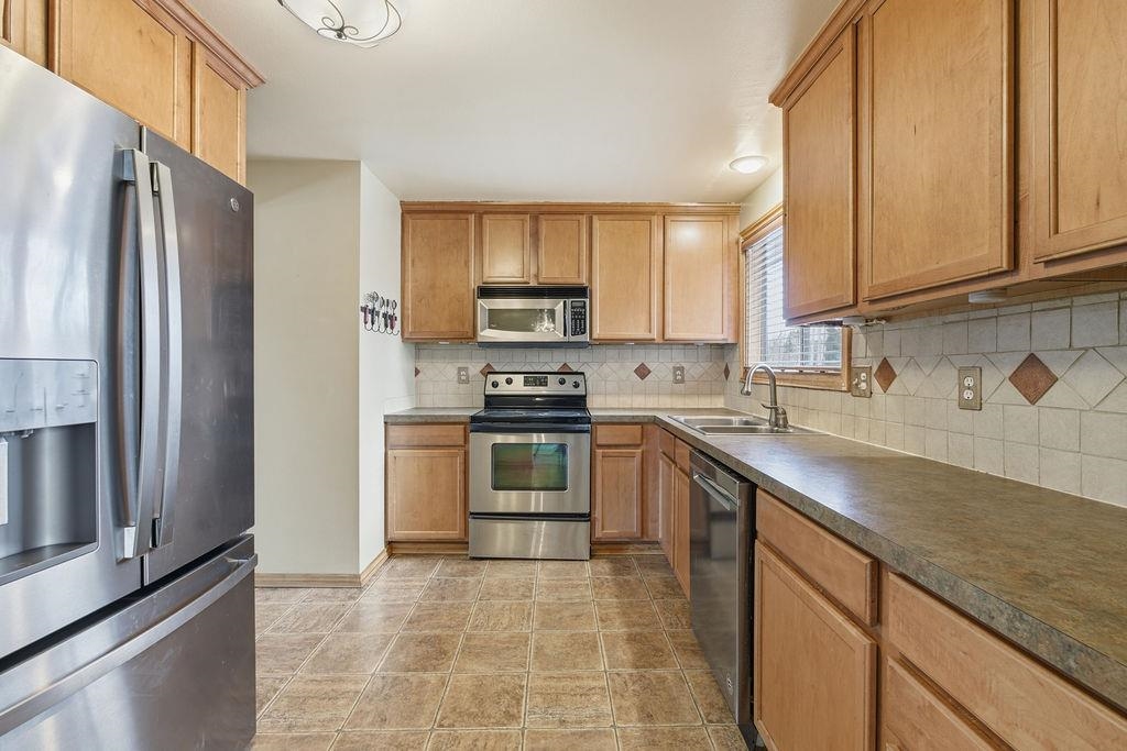 11516 E 37th Ave - Photo 11