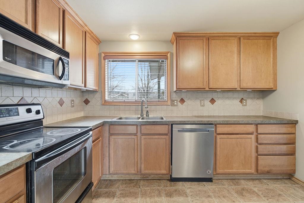 11516 E 37th Ave - Photo 13