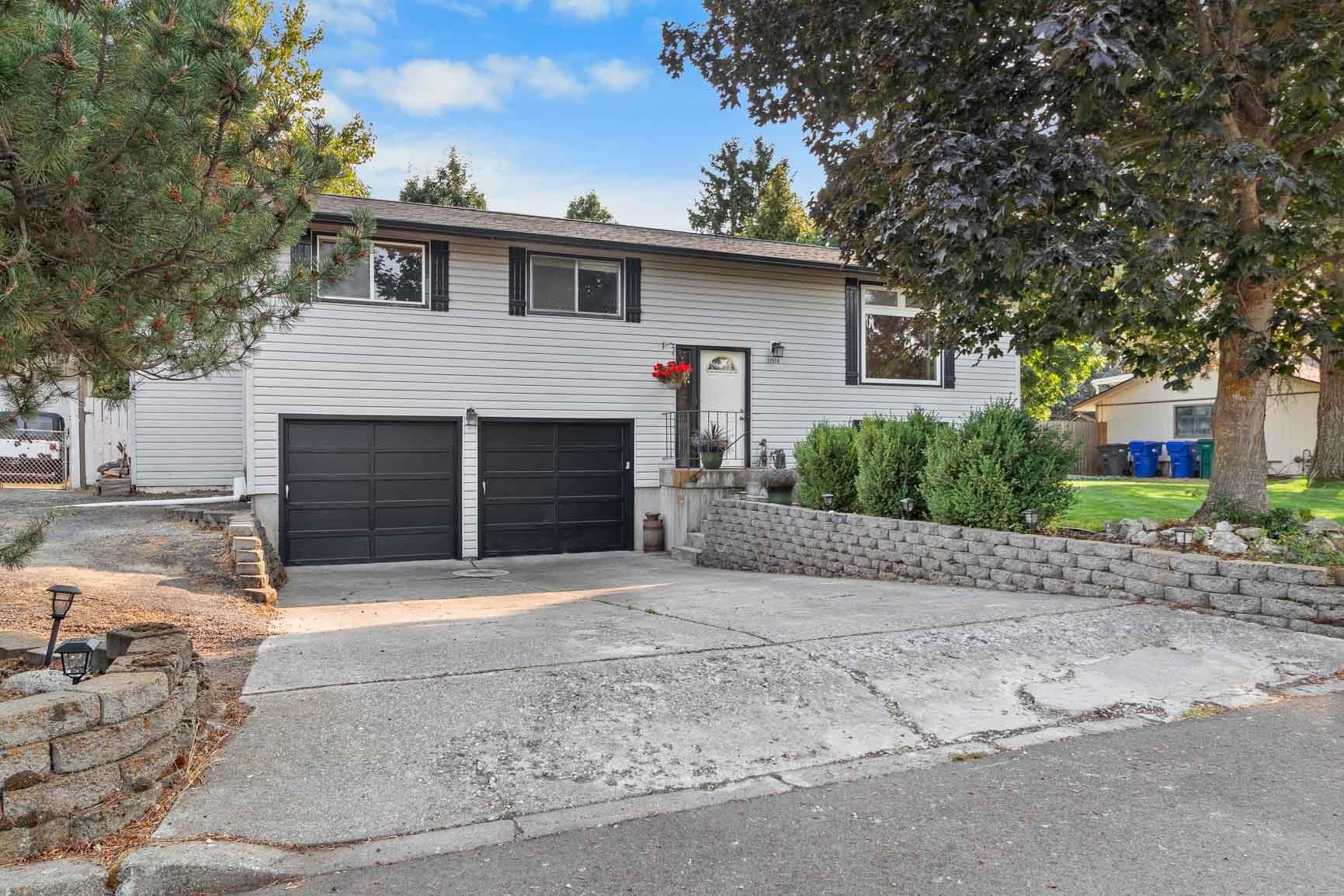 11516 E 37th Ave - Photo 3
