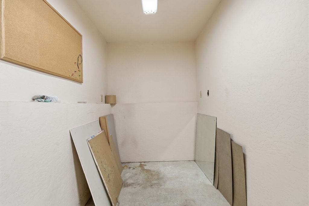 11516 E 37th Ave - Photo 30