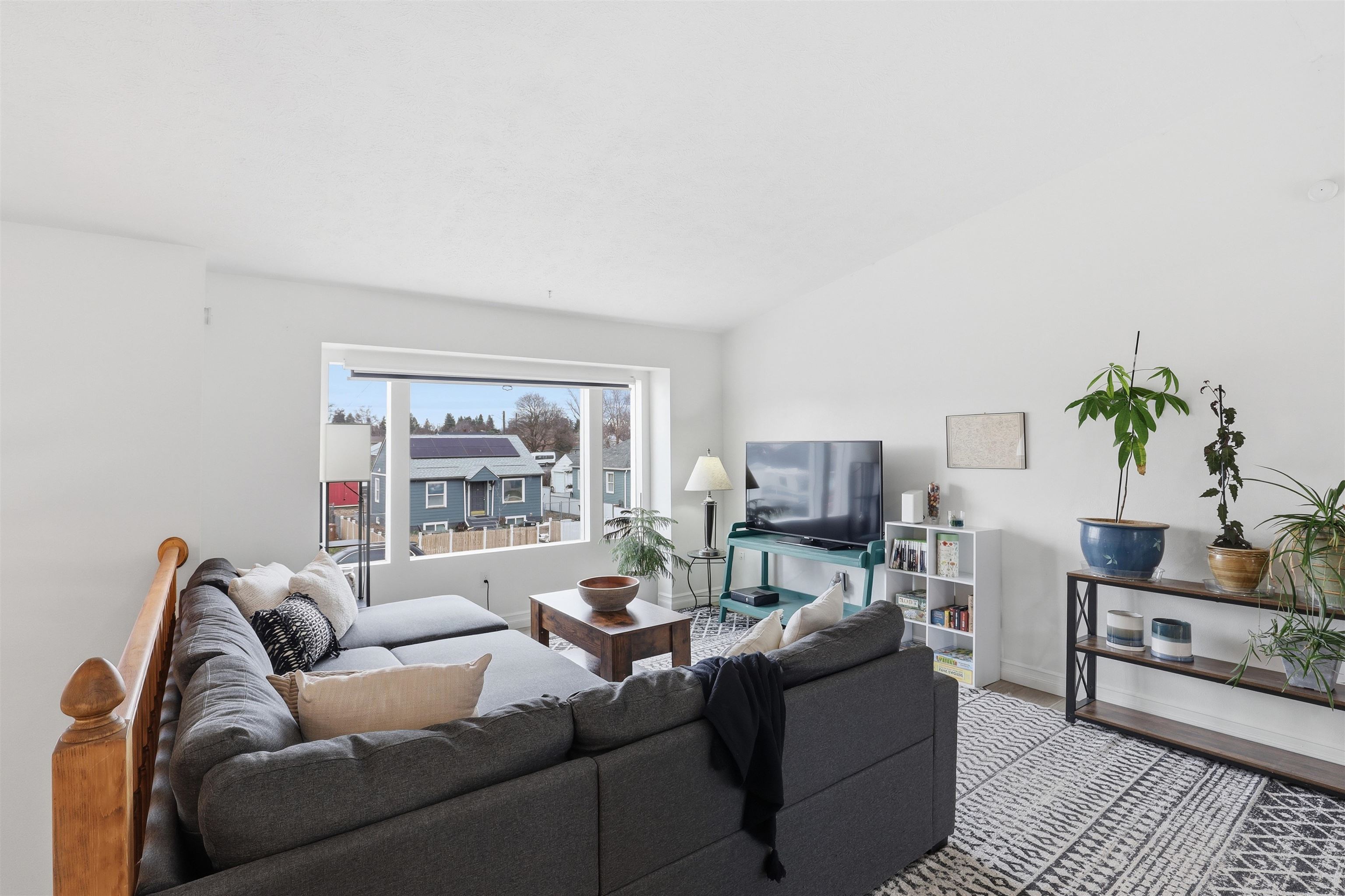 528 E Providence Ave - Photo 3