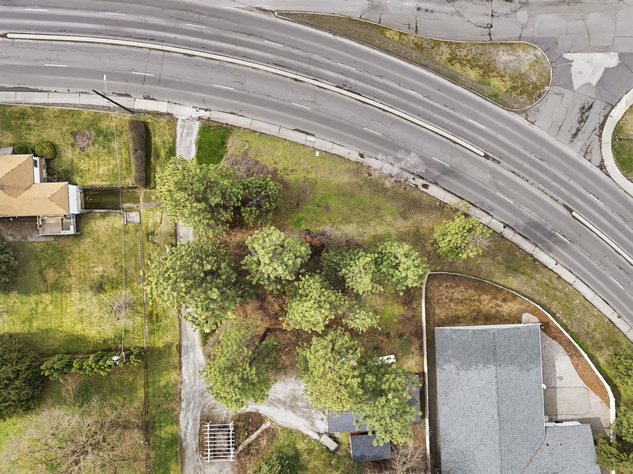 1215 S Ray St - Photo 4