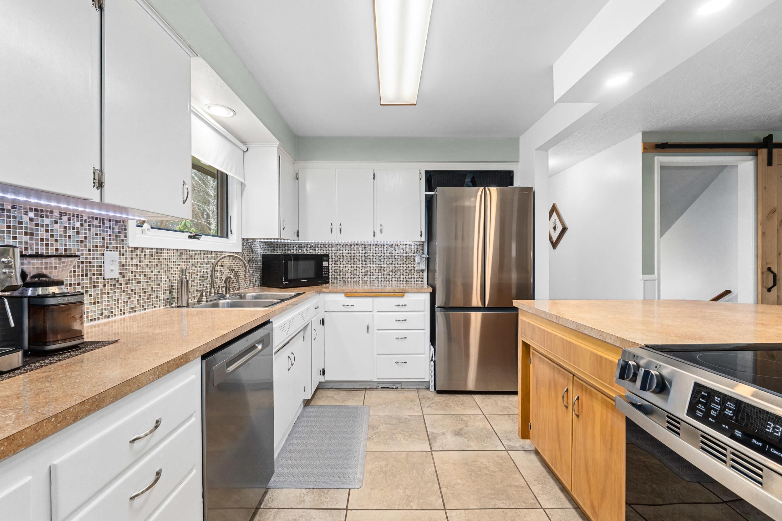 10816 E 18th Ave - Photo 11