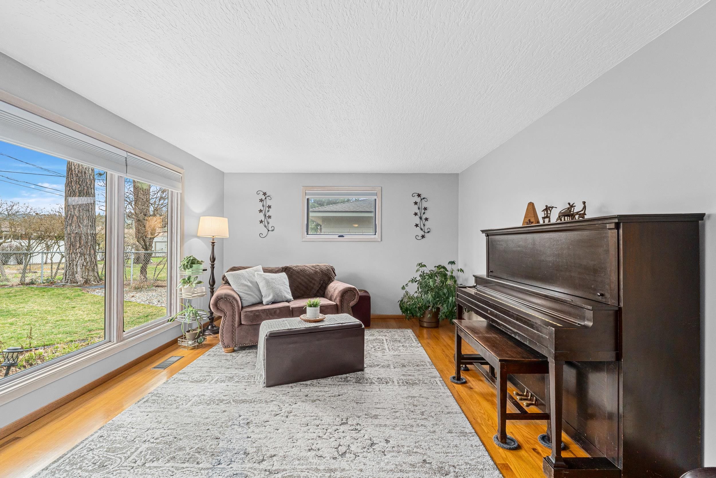 10816 E 18th Ave - Photo 4