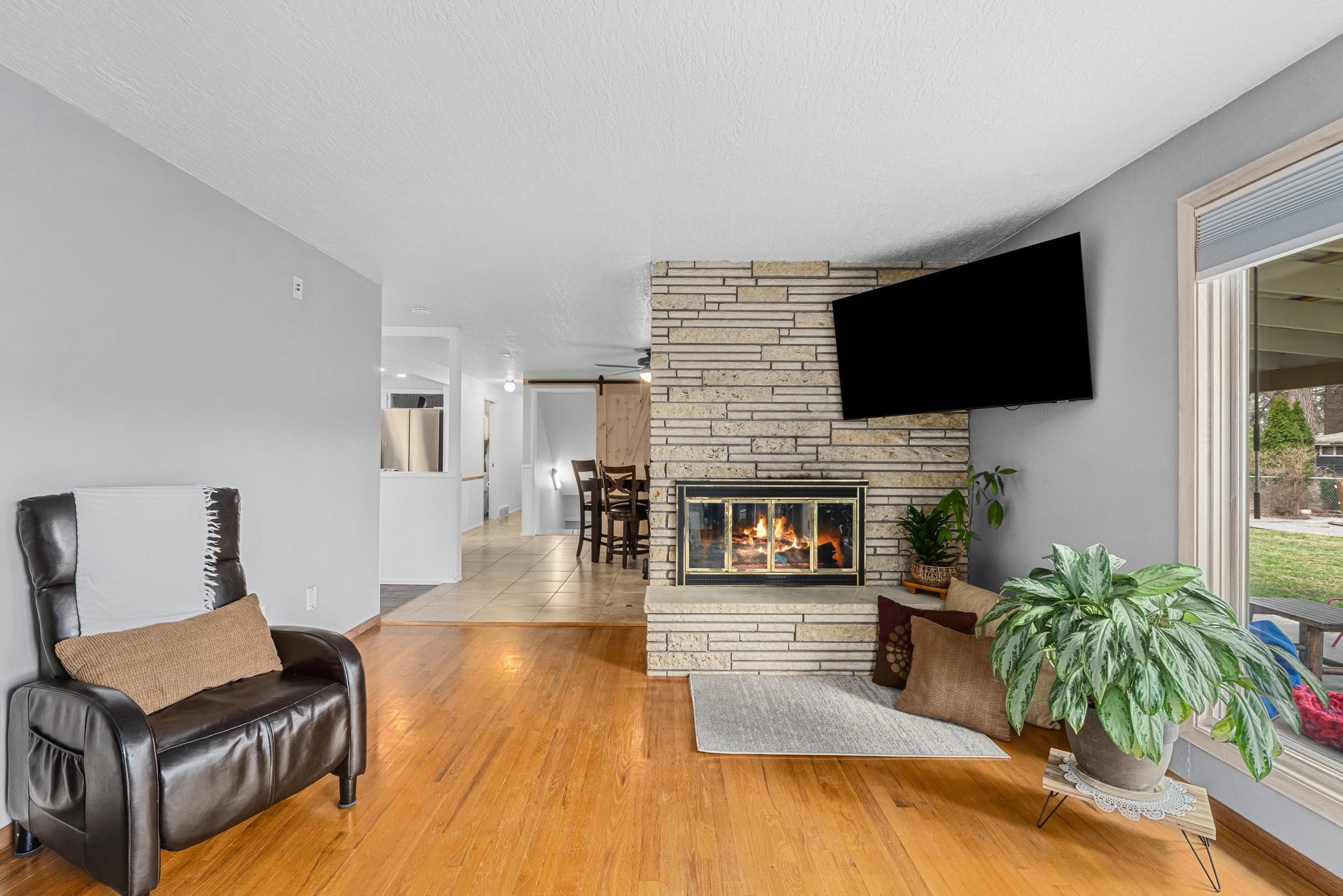 10816 E 18th Ave - Photo 6