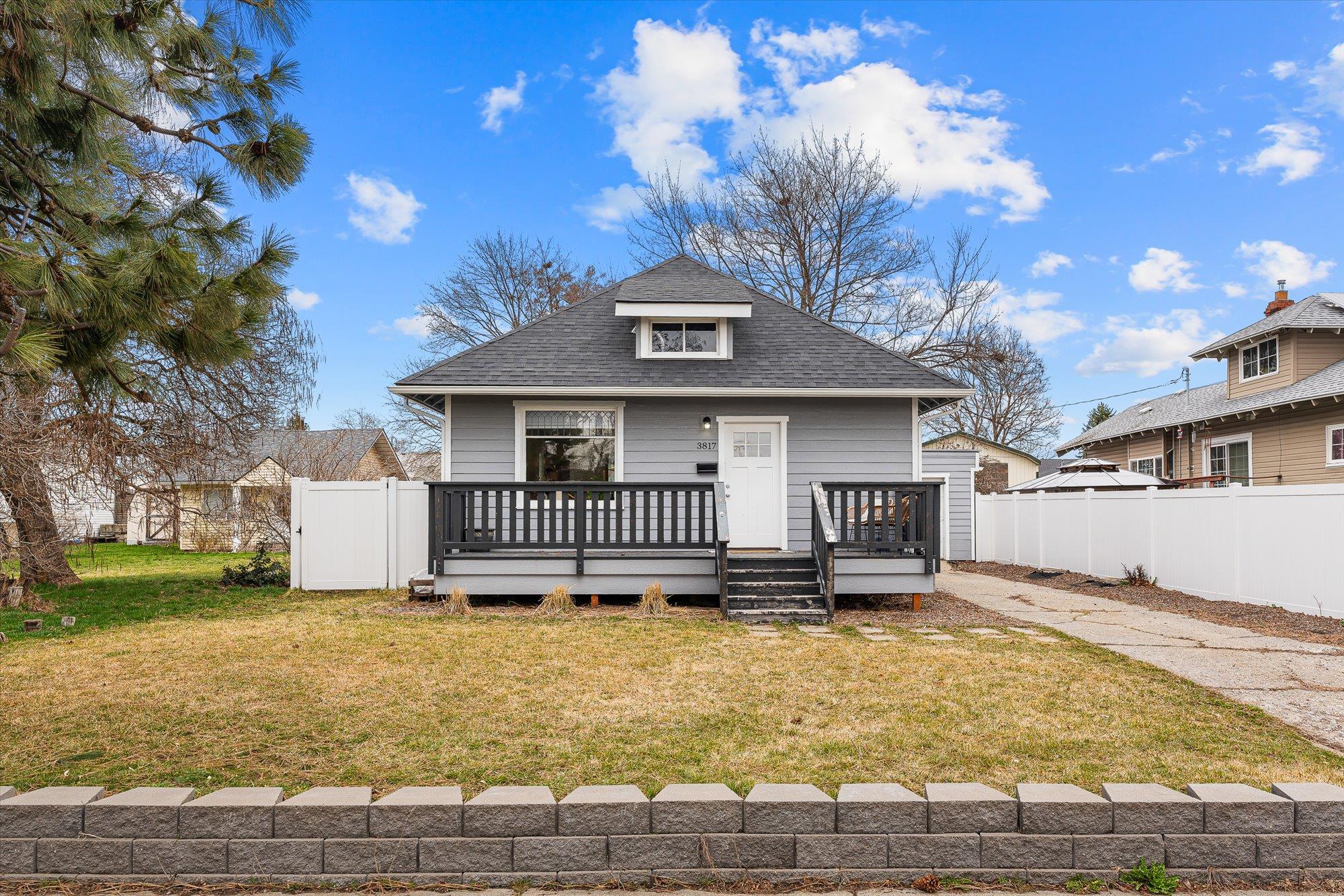 3817 E 28th Ave - Photo 2