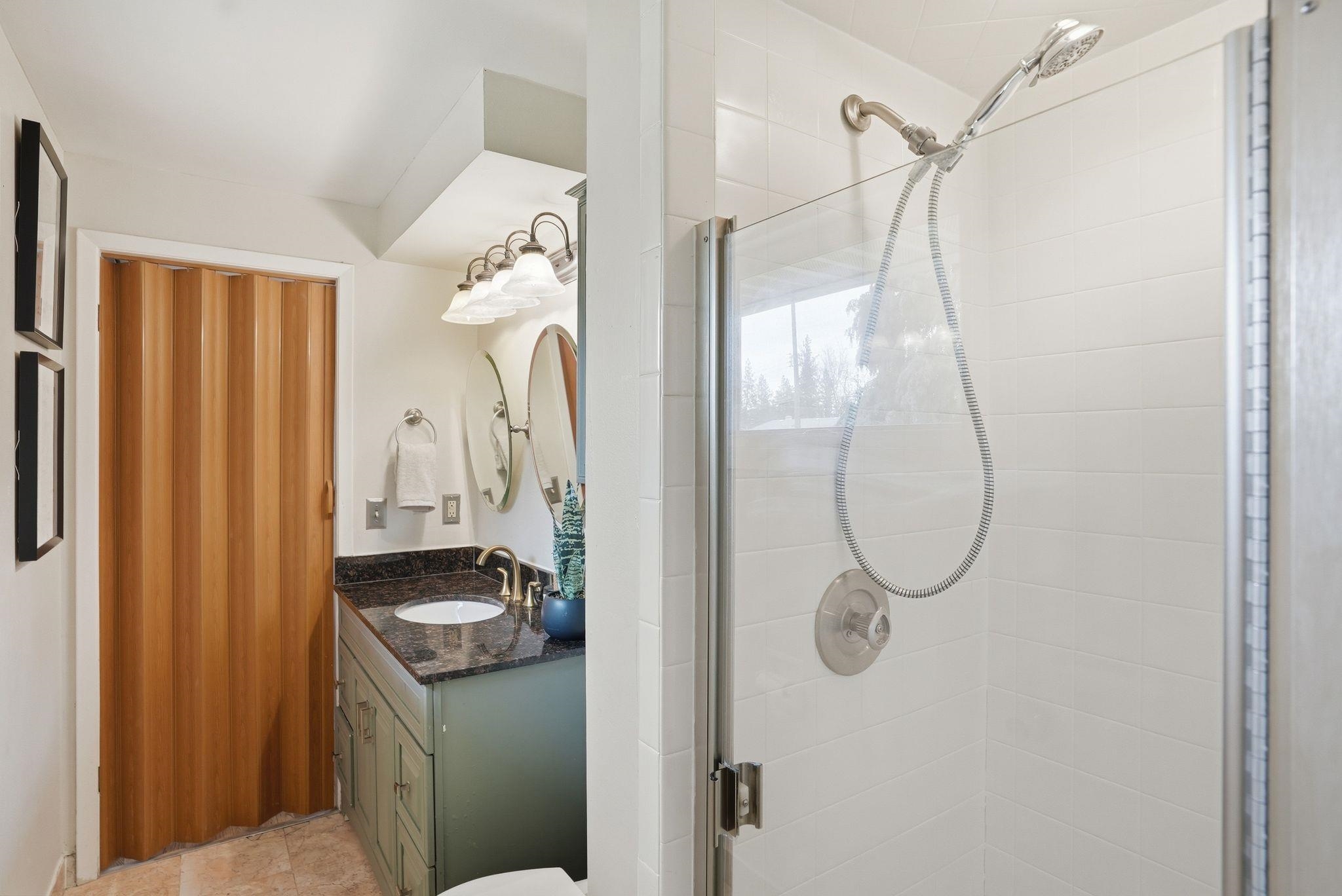 1810 E 39th Ave - Photo 17