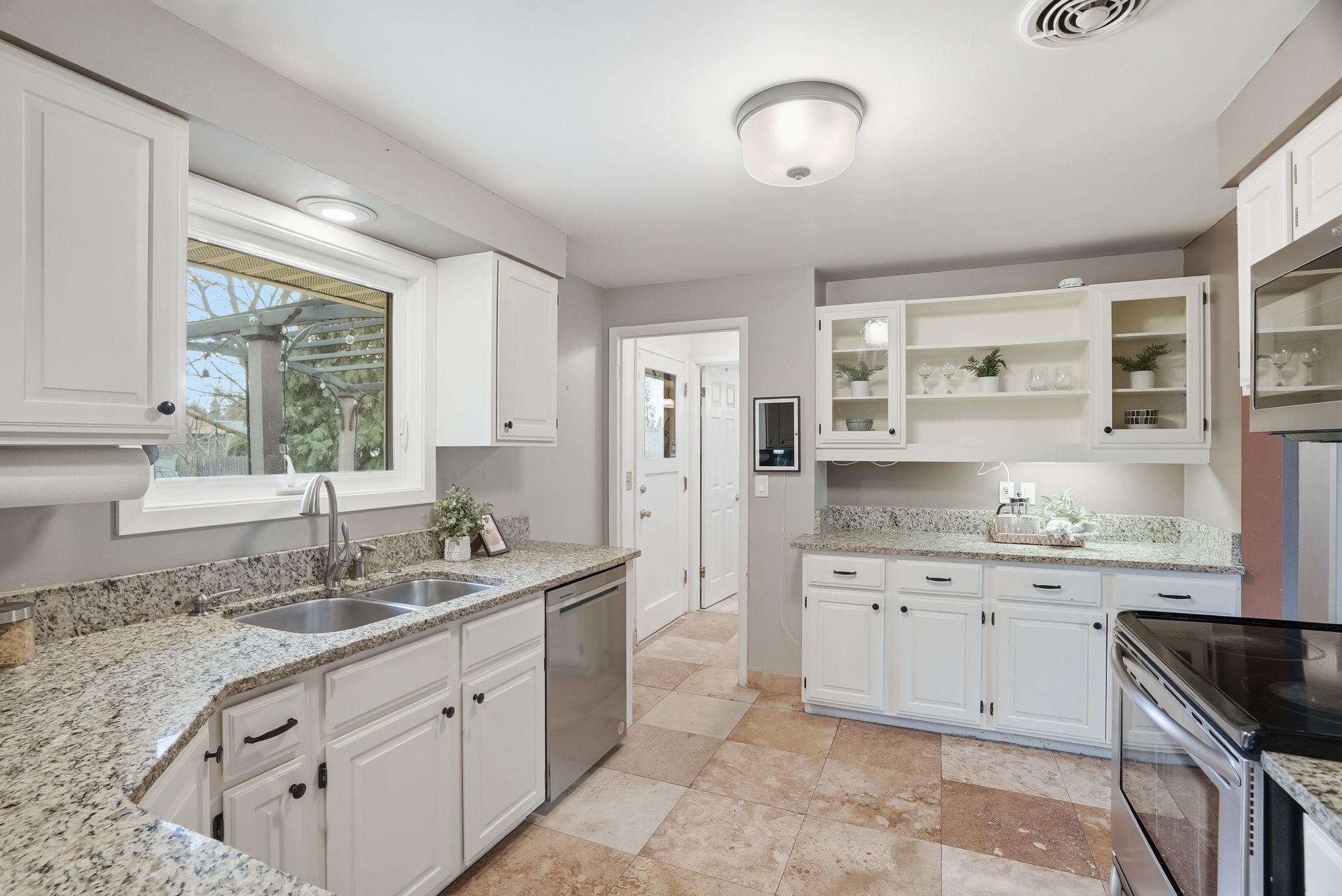 1810 E 39th Ave - Photo 6