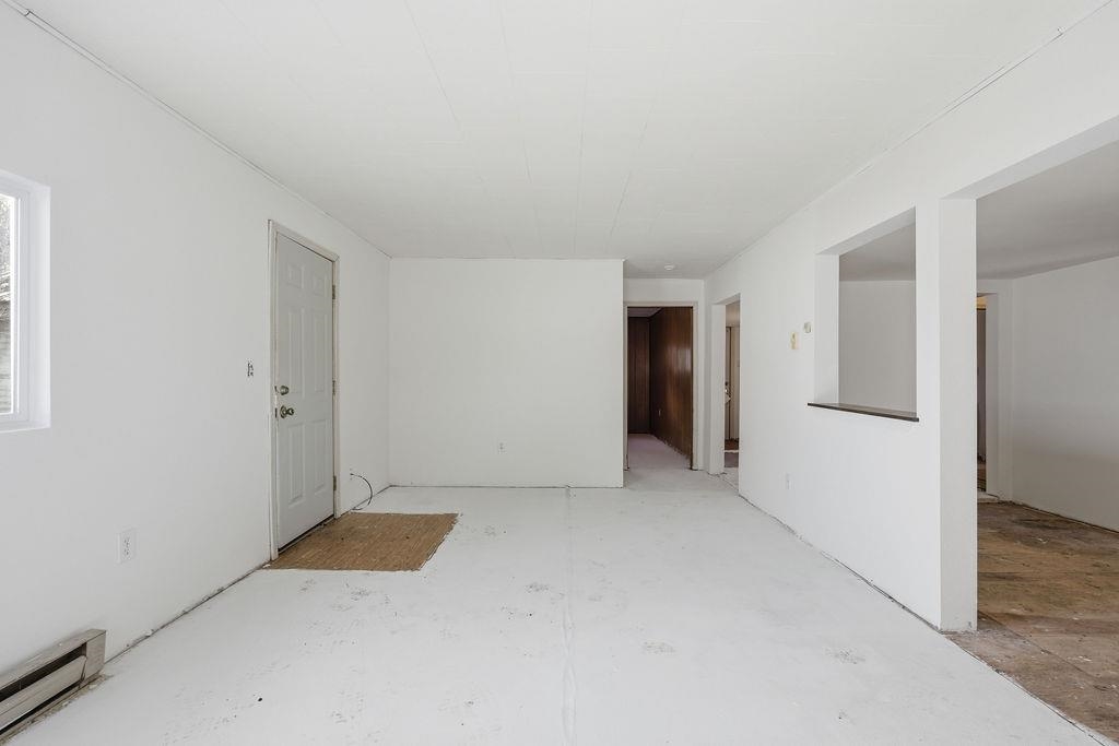 160 SW Creston Ave - Photo 4