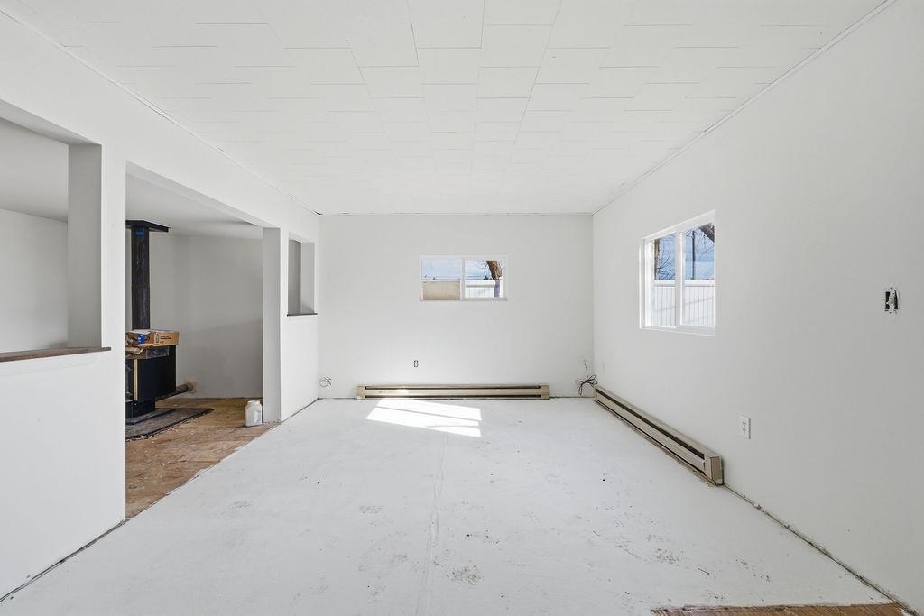 160 SW Creston Ave - Photo 5
